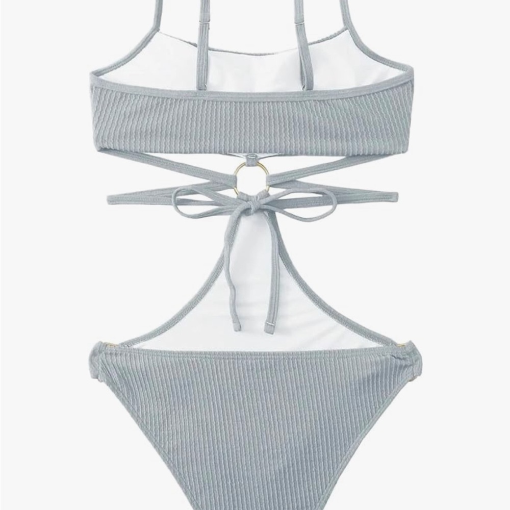 One-piece cutout swimsuit - Picture 2 of 5